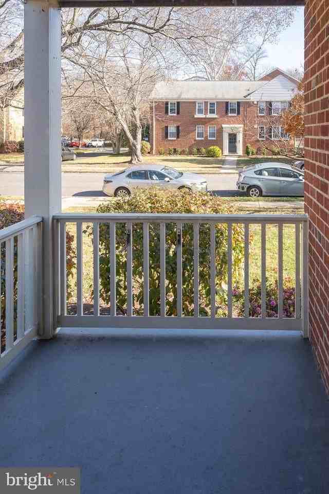 6612 East Wakefield Drive - Photo 7 of 29