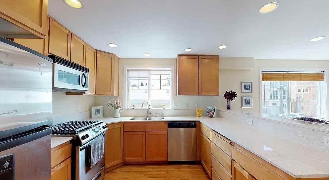 8832A Midvale Ave N Seattle WA 98103 LCG - Photo 4 of 17