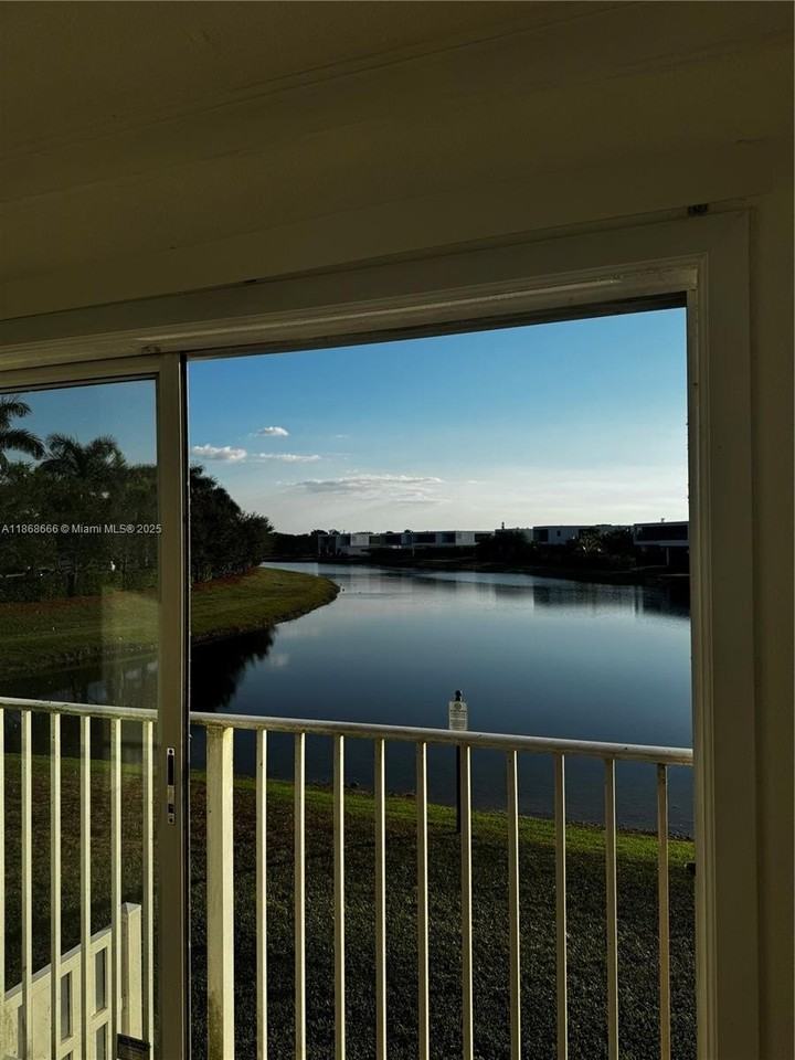 154 Riviera Circle #154 - Photo 3 of 30