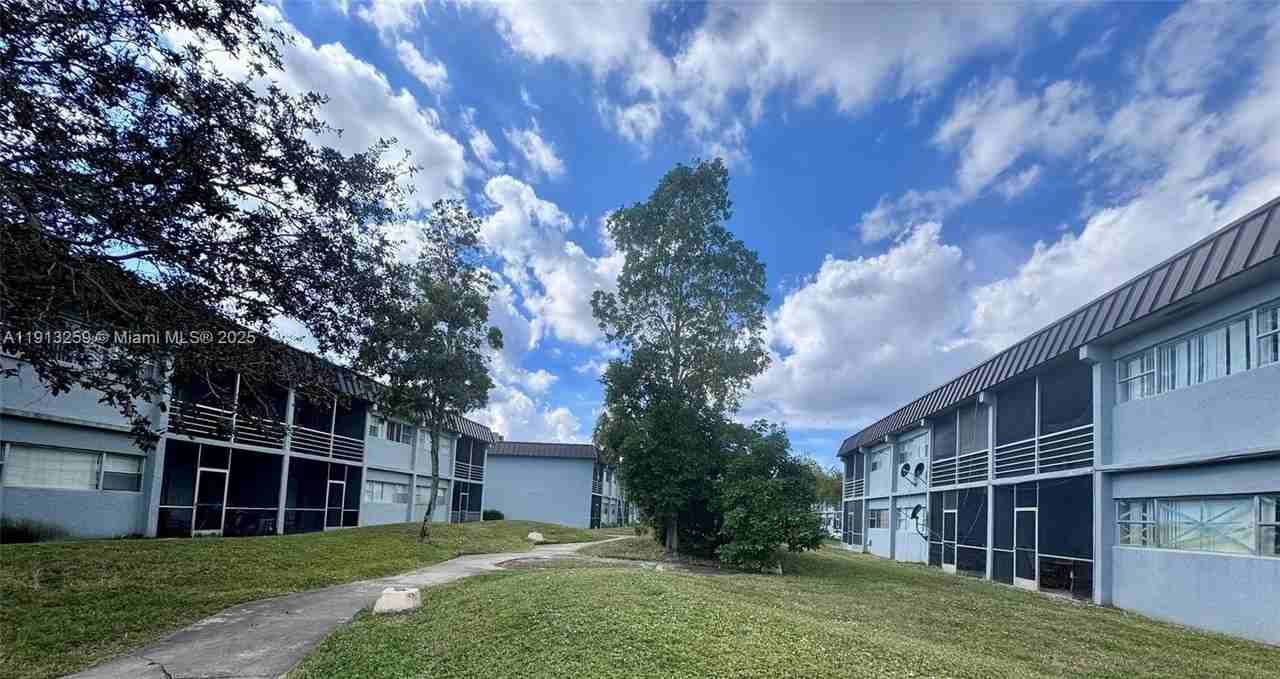 7320 Nw 85th Ct #205 - Photo 5 of 27