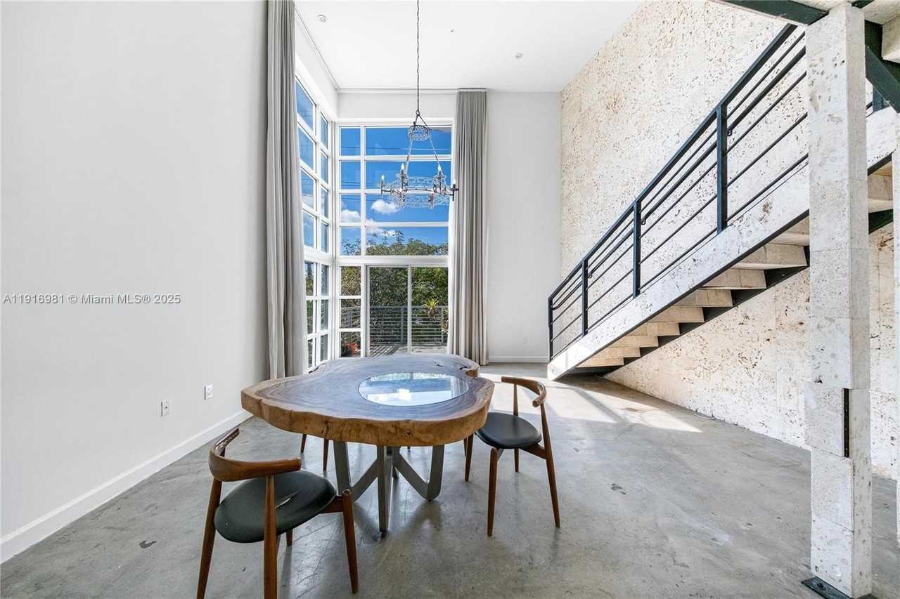 7700 Collins Ave #2 - Photo 4 of 44