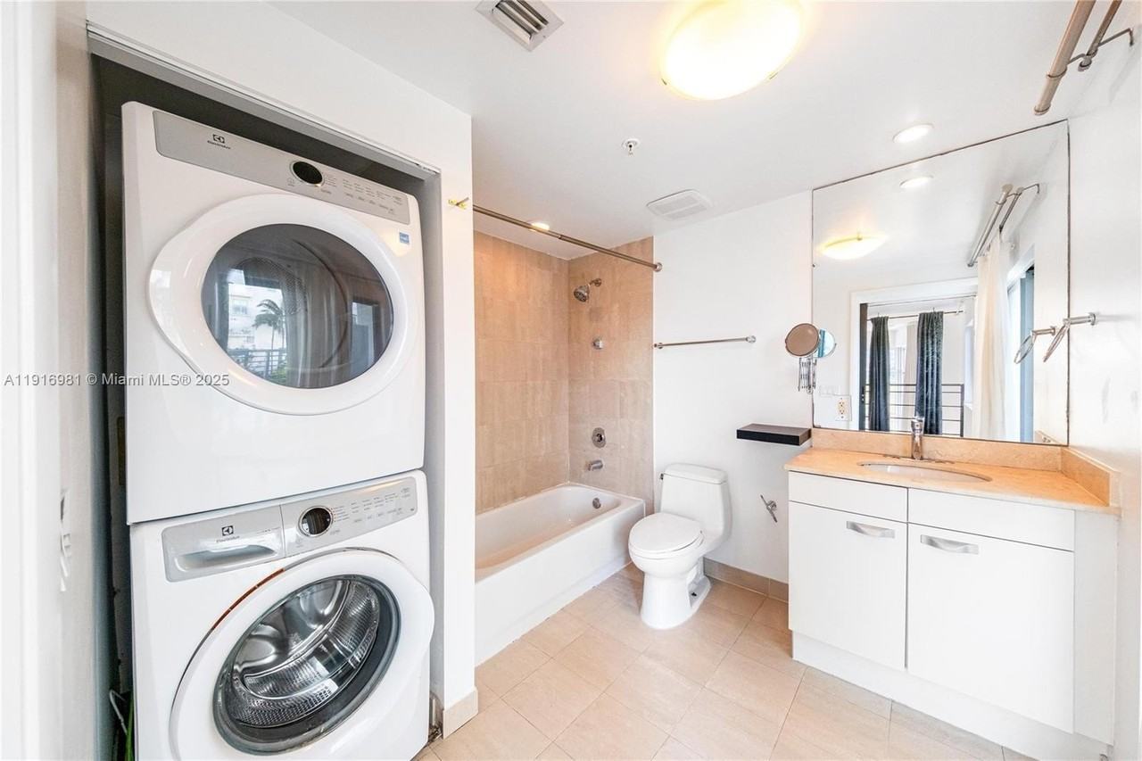 7700 Collins Ave #2 - Photo 6 of 44