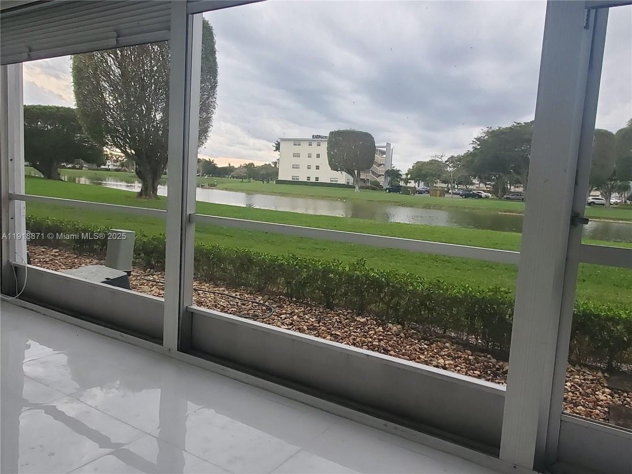 1076 Cornwall D #1076 - Photo 6 of 33