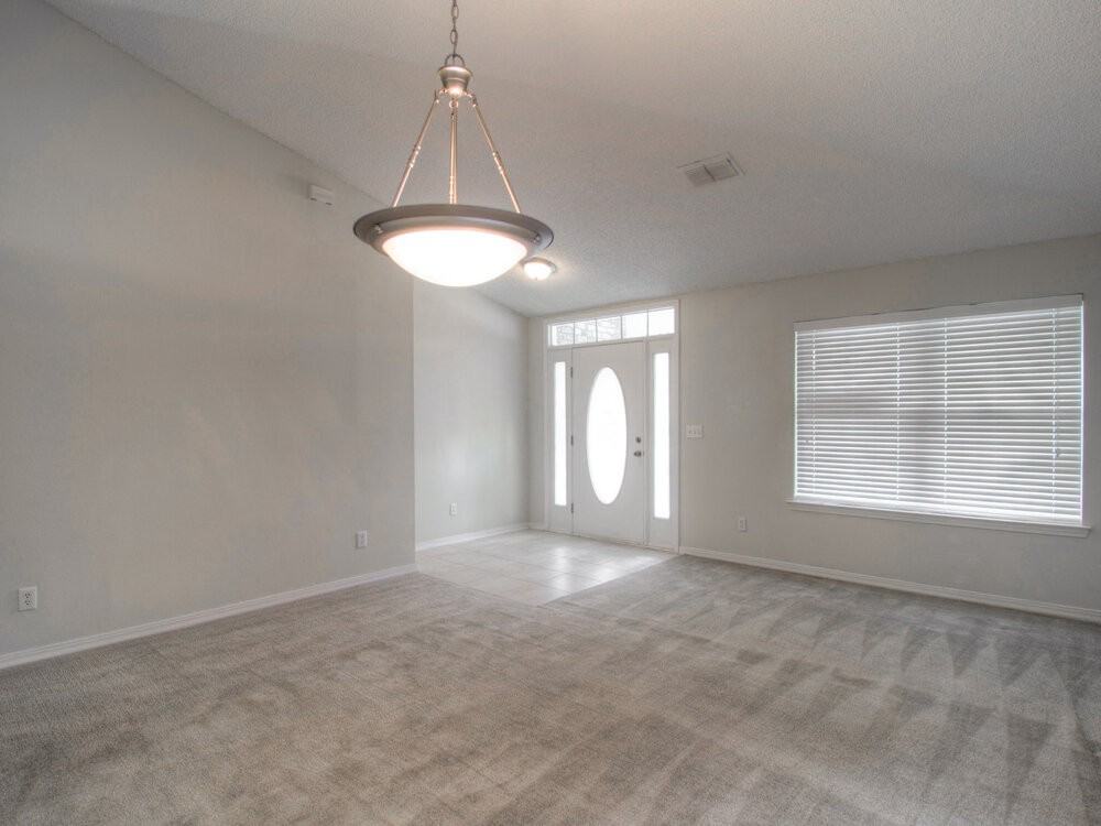 7317 Ironside Dr E - Photo 3 of 15