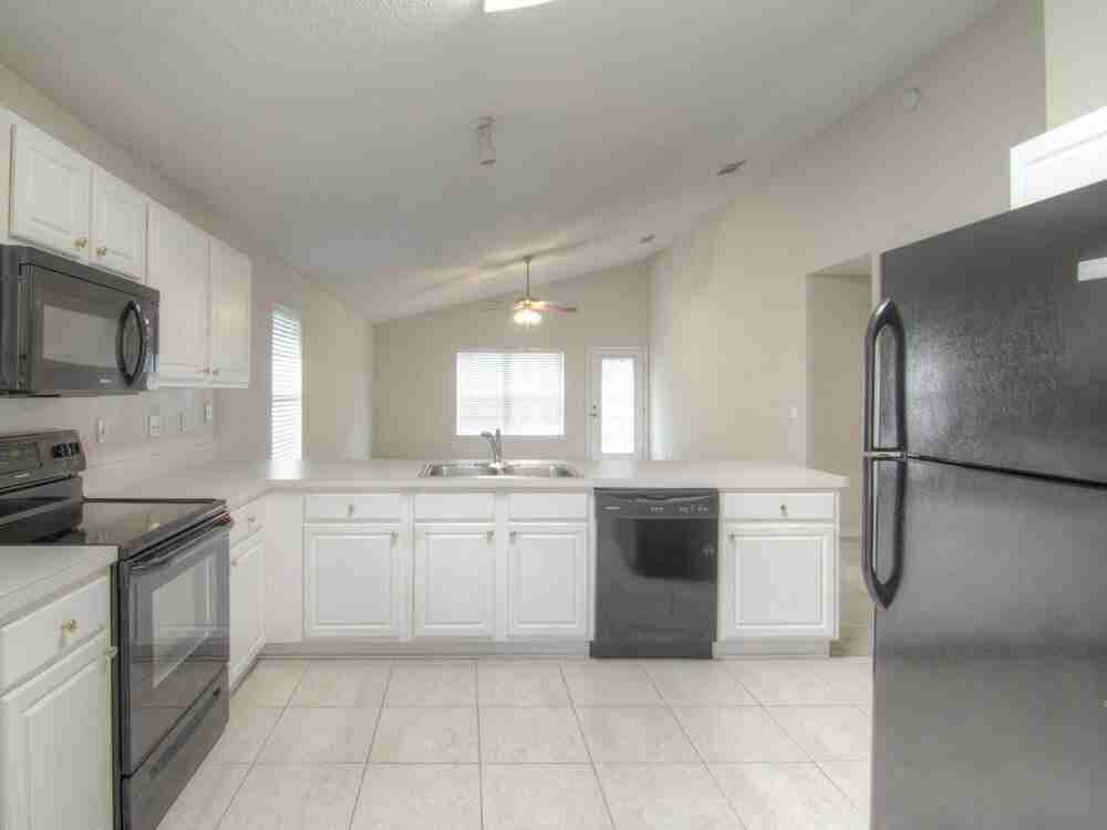 7317 Ironside Dr E - Photo 4 of 15