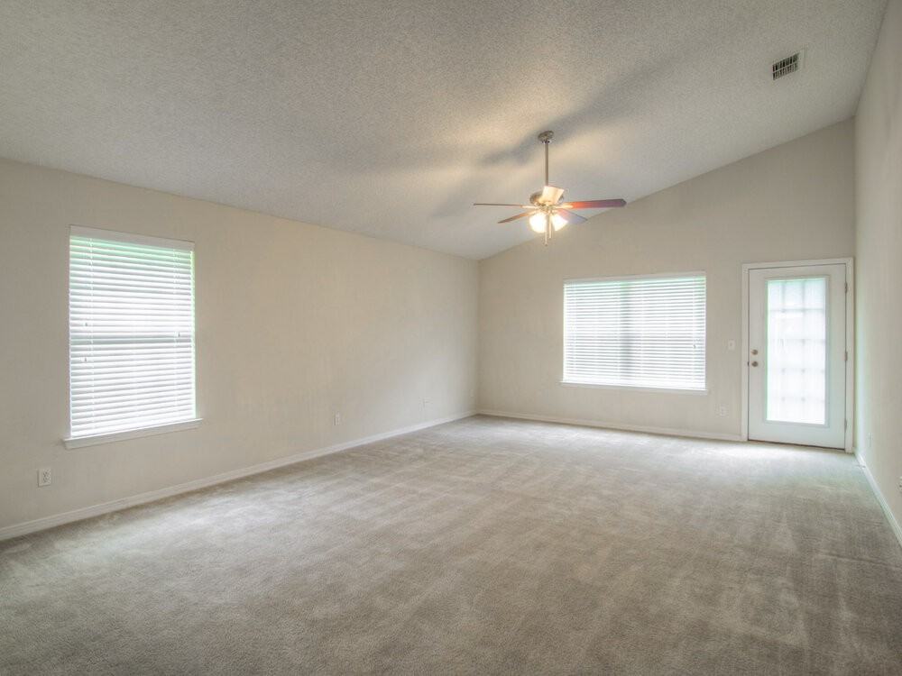 7317 Ironside Dr E - Photo 6 of 15