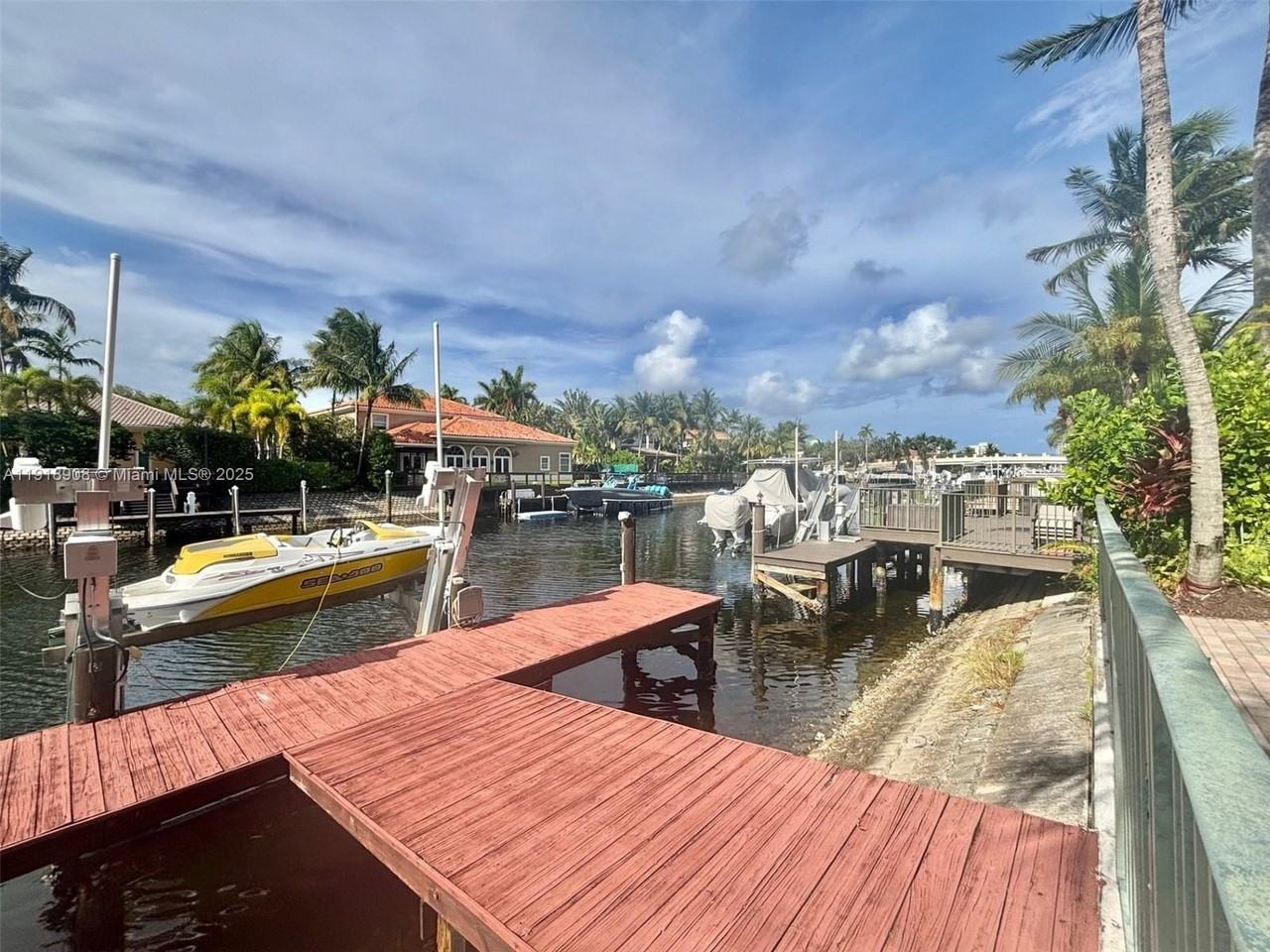 1141 Waterside Ln - Photo 2 of 19