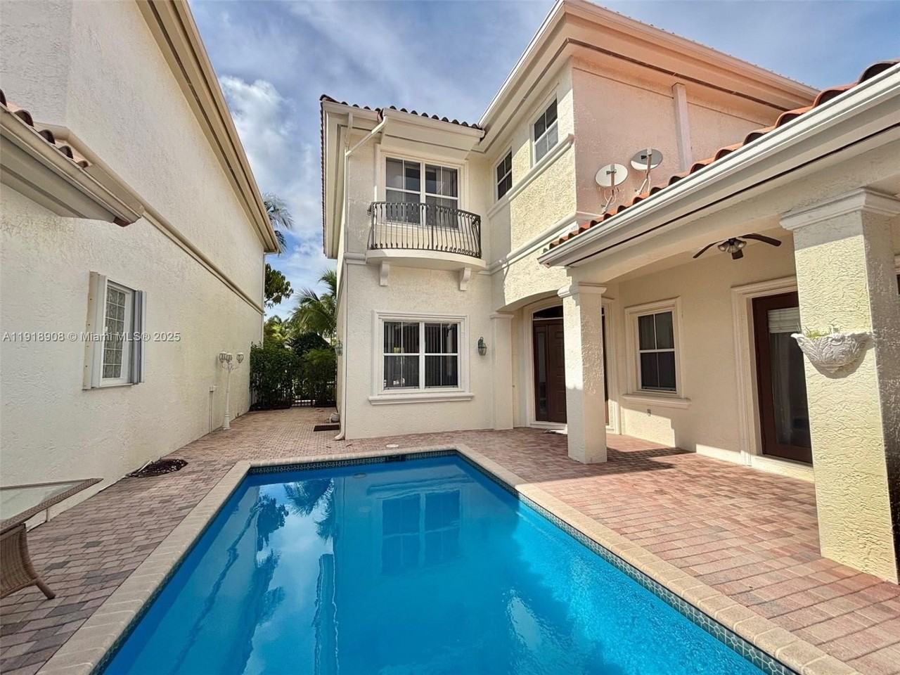 1141 Waterside Ln - Photo 7 of 19