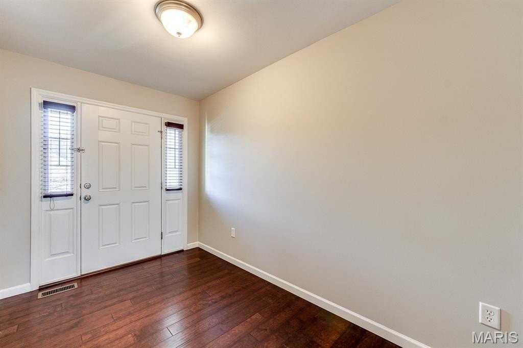 925 Meramec Grove Dr - Photo 2 of 50