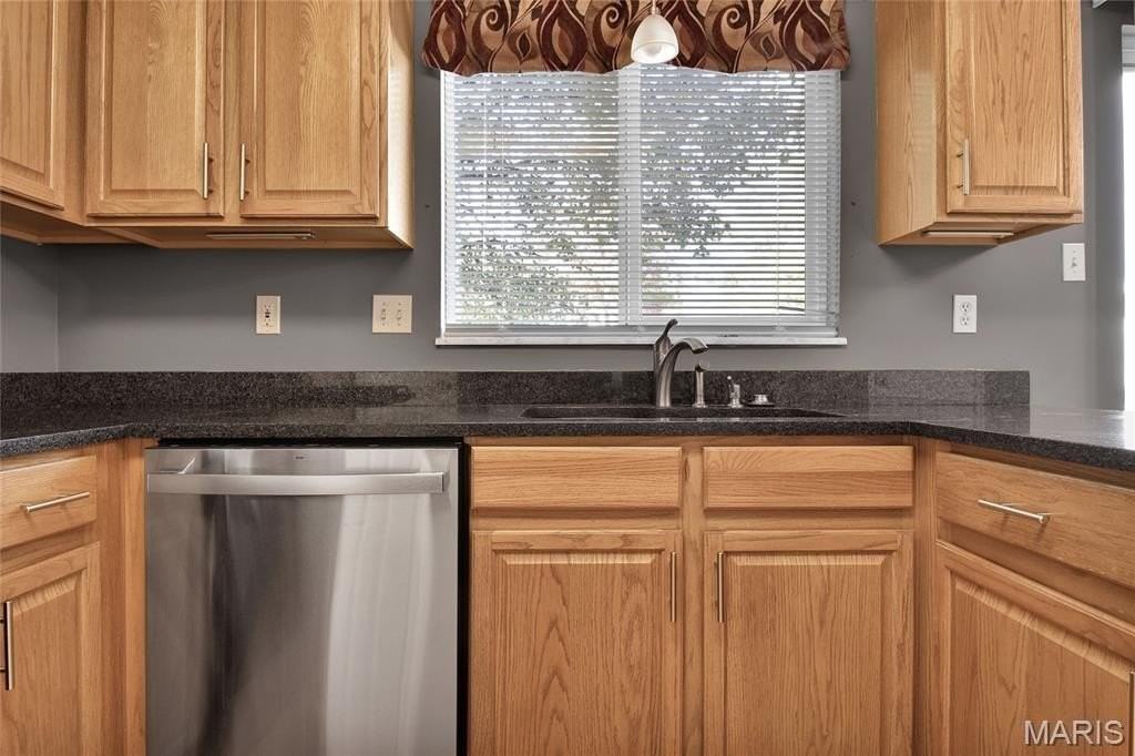 16939 Hickory Forest Ln - Photo 4 of 31