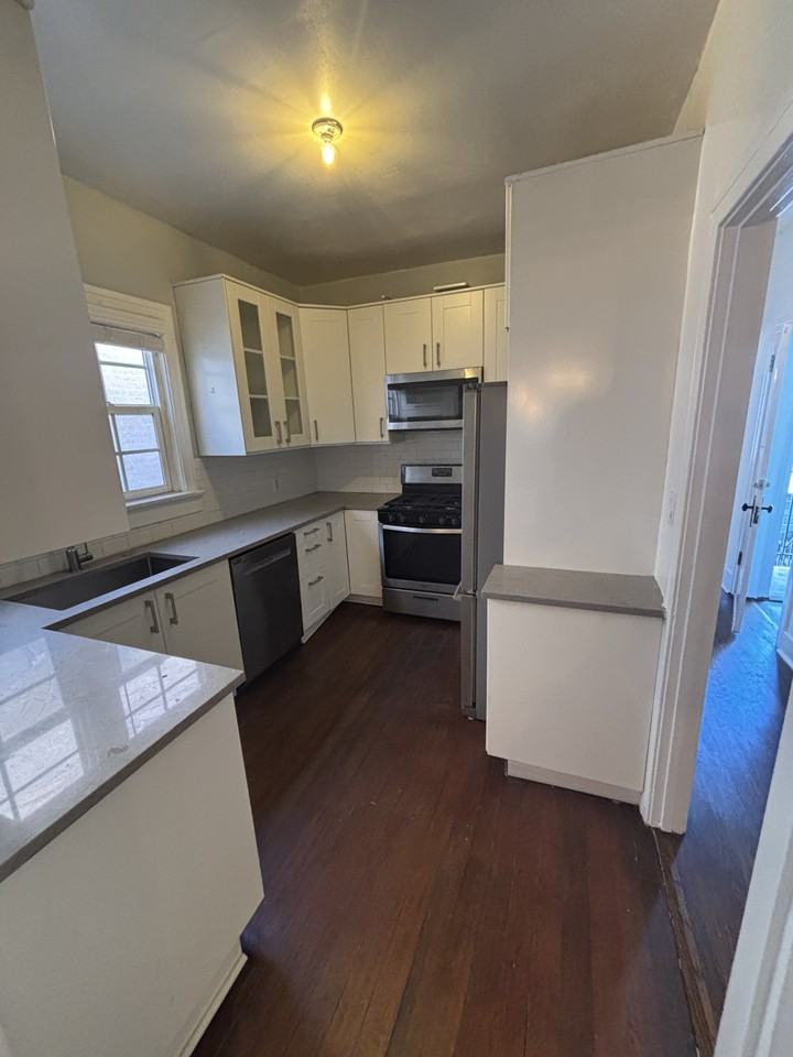 762-764 North Van Ness Avenue - Photo 3 of 20