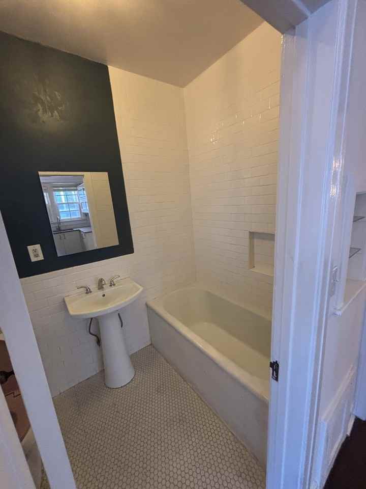 762-764 North Van Ness Avenue - Photo 5 of 20