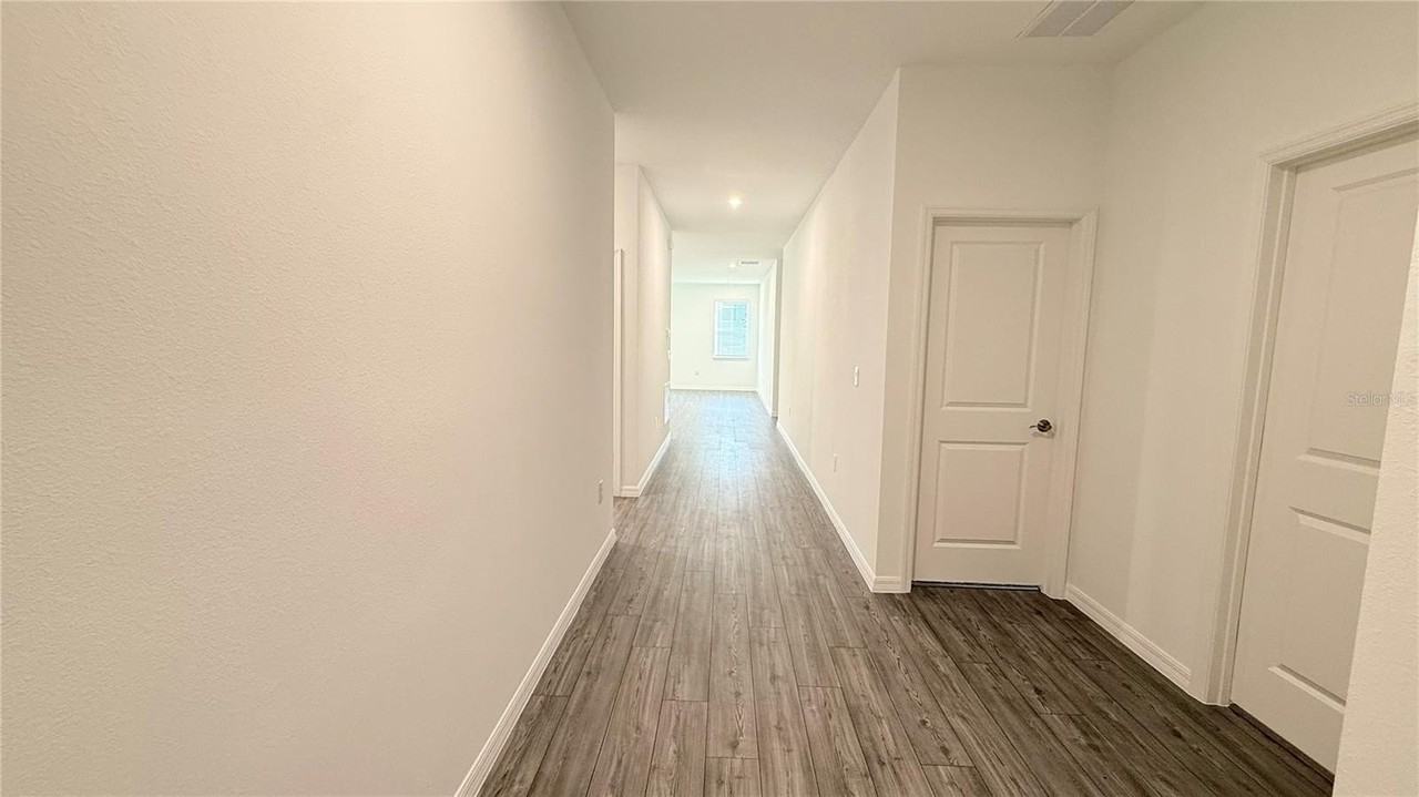 1315 Normandy Dr - Photo 3 of 28