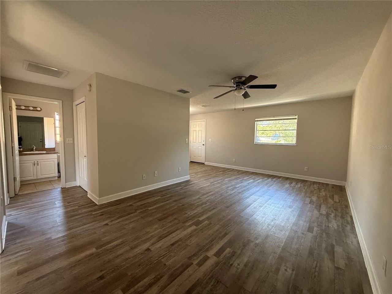 5839 12th St - Photo 7 of 20