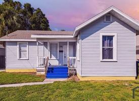 featured image of 1913 West Lemon Street