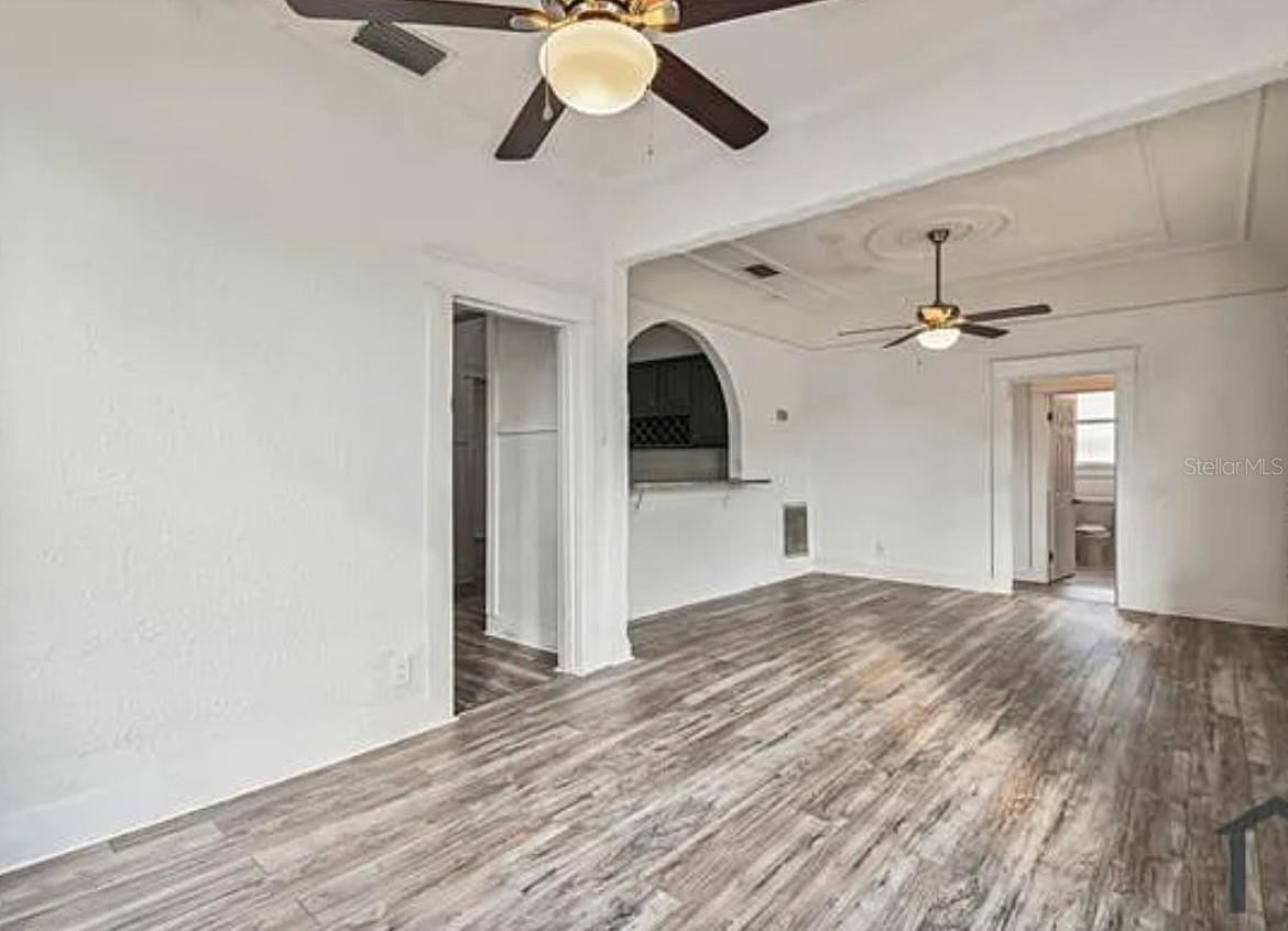 1913 W Lemon St - Photo 5 of 16