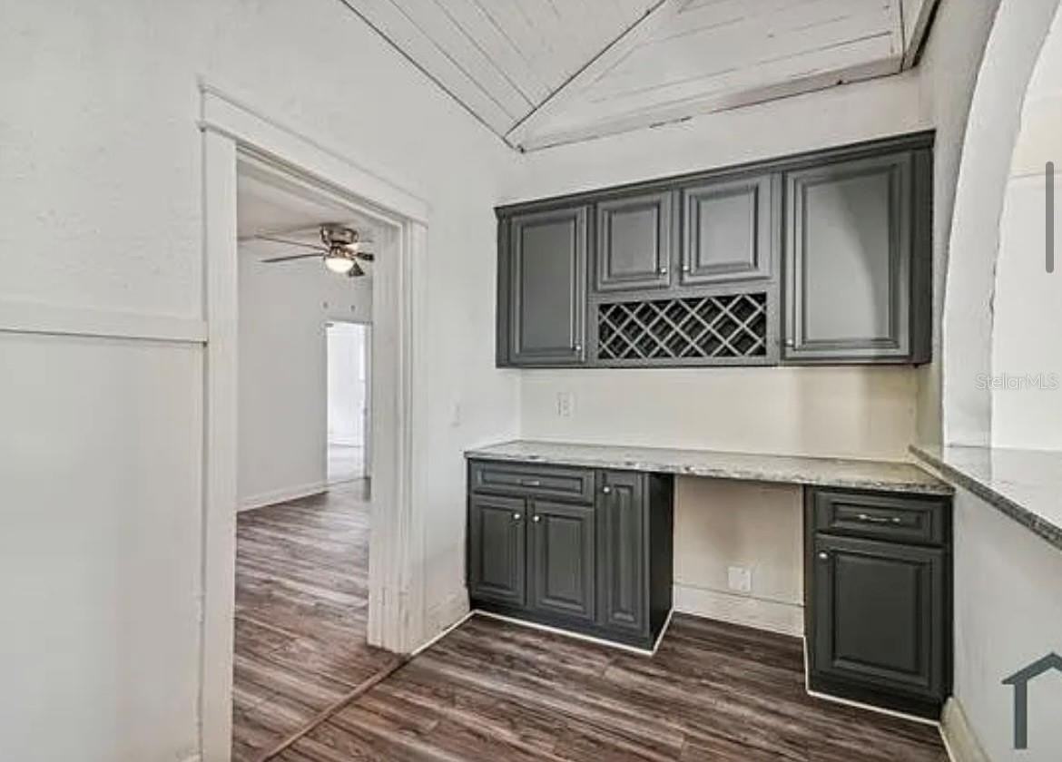 1913 W Lemon St - Photo 7 of 16