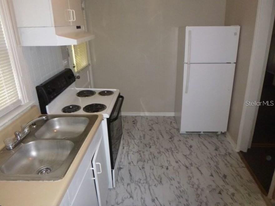 424 W Dr M L King Jr Blvd - Photo 7 of 19