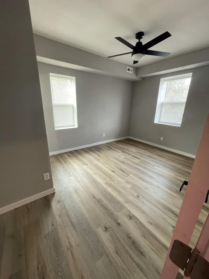 5931 Maple Avenue - Photo 6 of 30