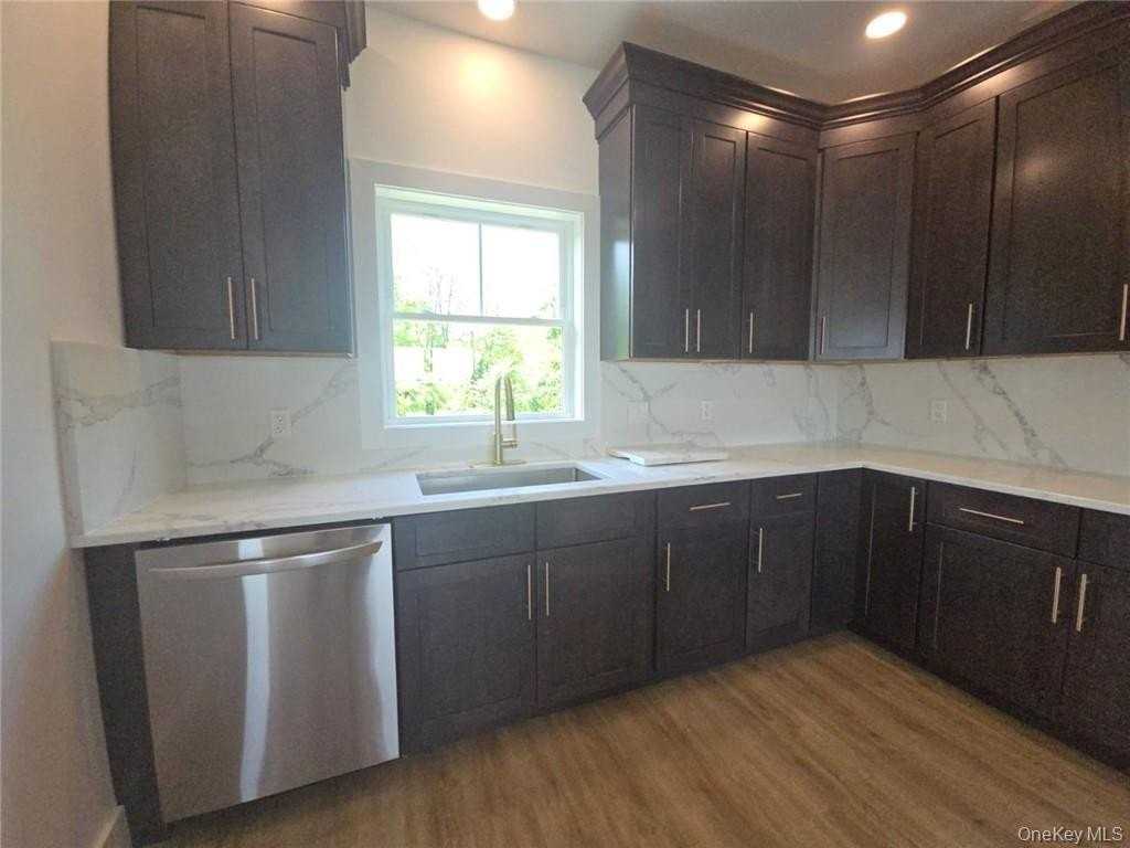 28 Haines Ln Unit A #A - Photo 6 of 24