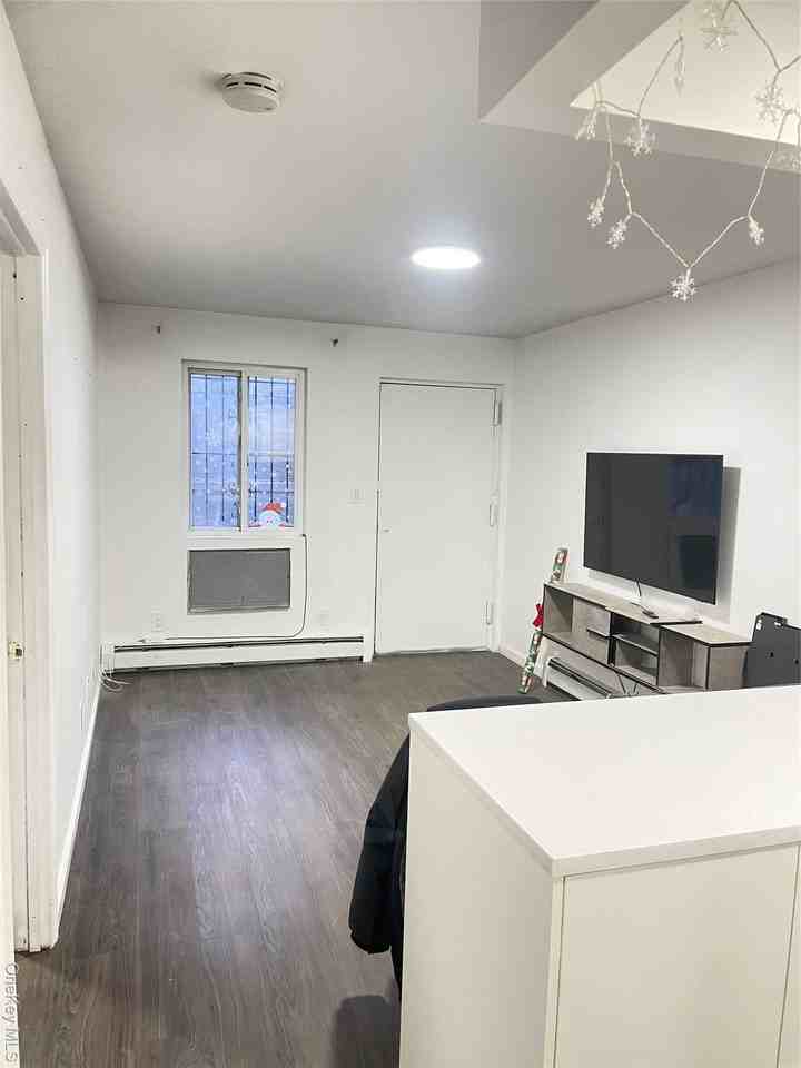 767 Forest Ave Apt 1 #1 - Photo 2 of 11