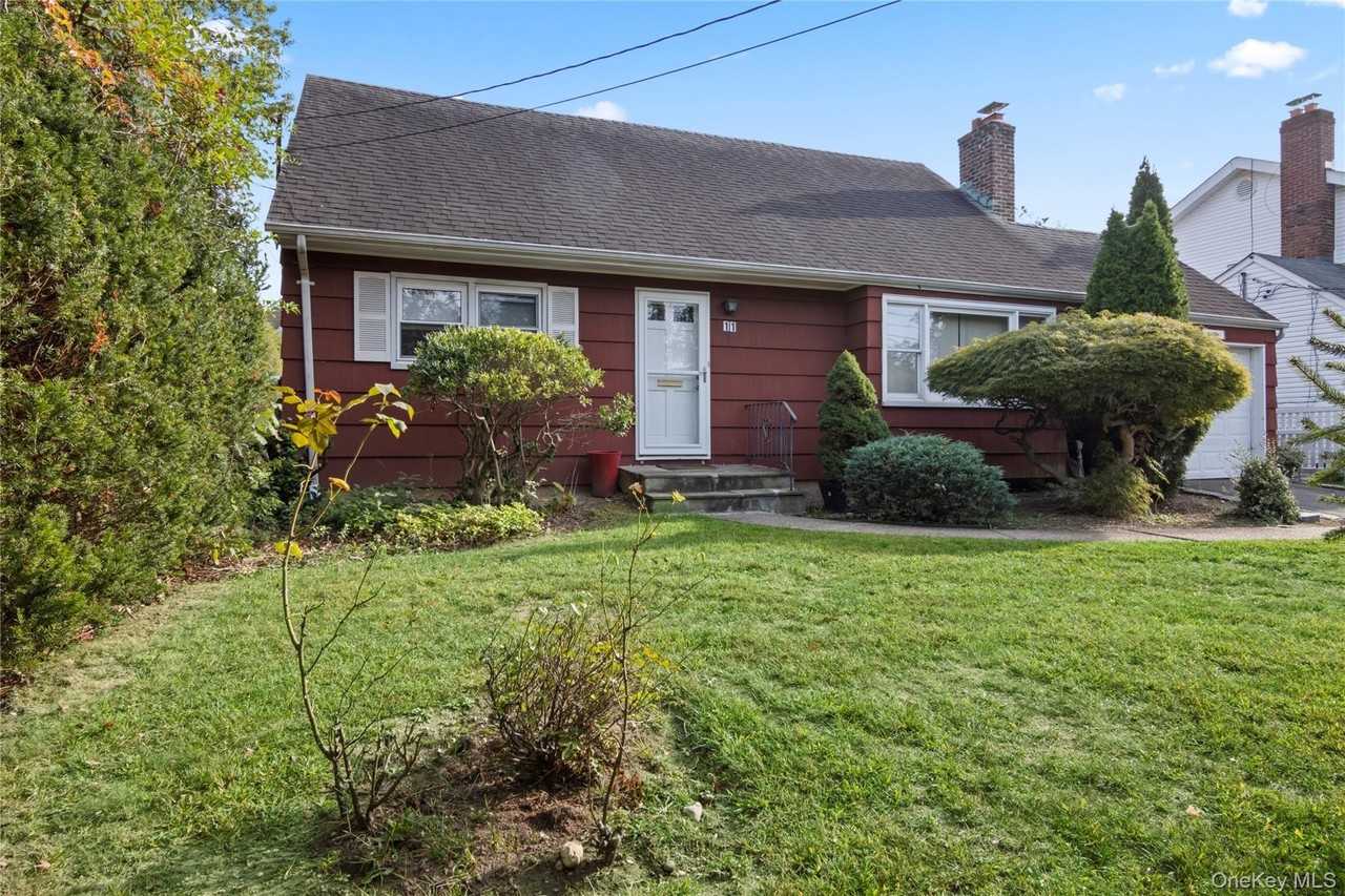 11 Glenwood Rd - Photo 2 of 24