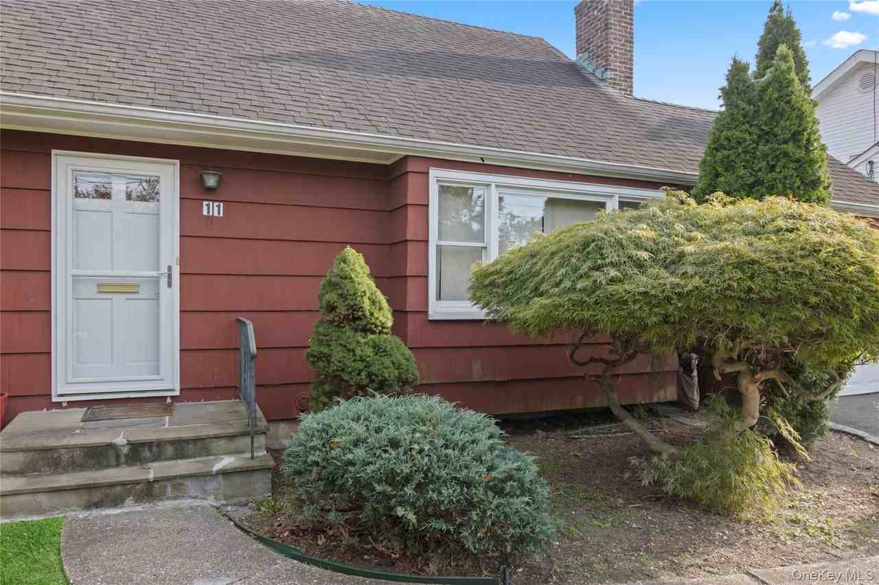 11 Glenwood Rd - Photo 3 of 24