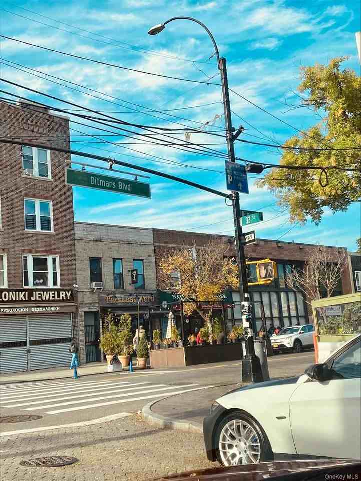 2167 33rd St Apt 4g #4G - Photo 3 of 11