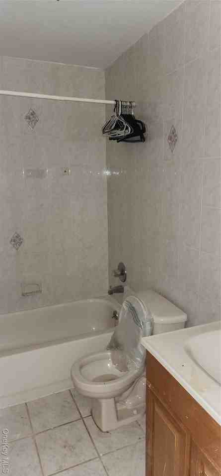 1334 Davies Rd - Photo 2 of 8