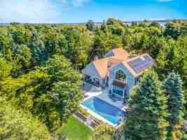 featured image of 425 Cedar Point Drive East