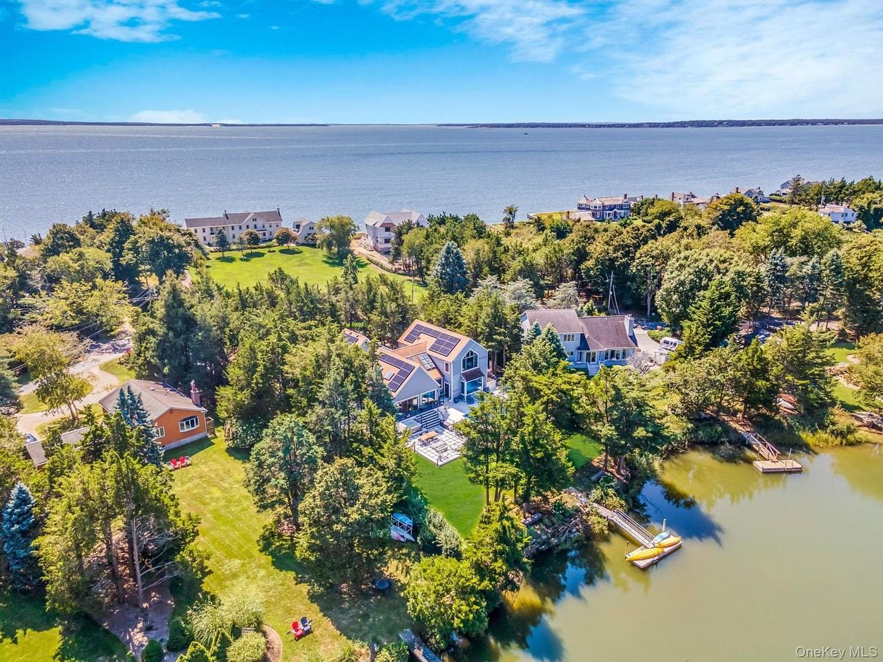 425 Cedar Point Dr E - Photo 3 of 47