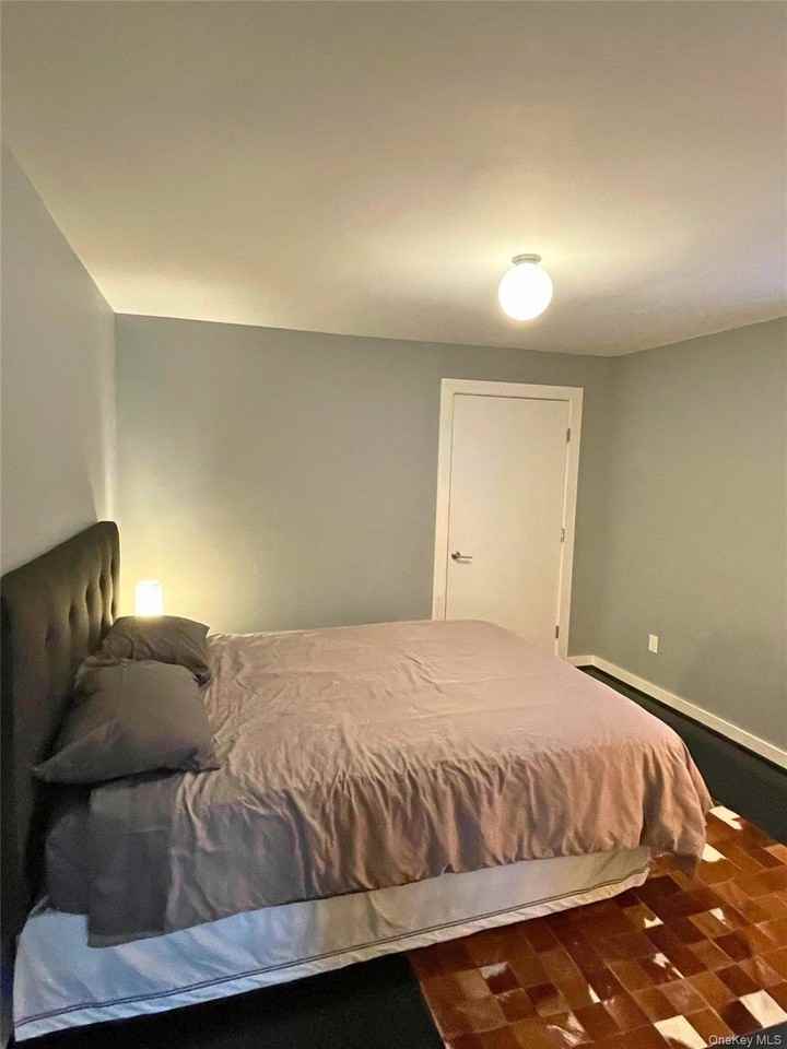 44 44 Main unit: Fl 2 - Front - Photo 5 of 7