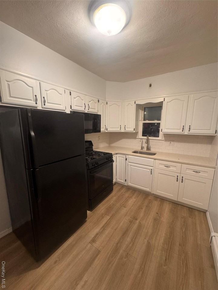 17 Madison St - Photo 2 of 5