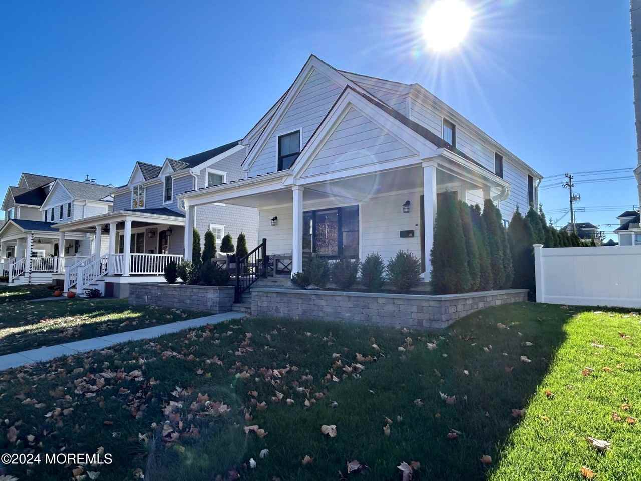 411 Sylvania Ave - Photo 2 of 32