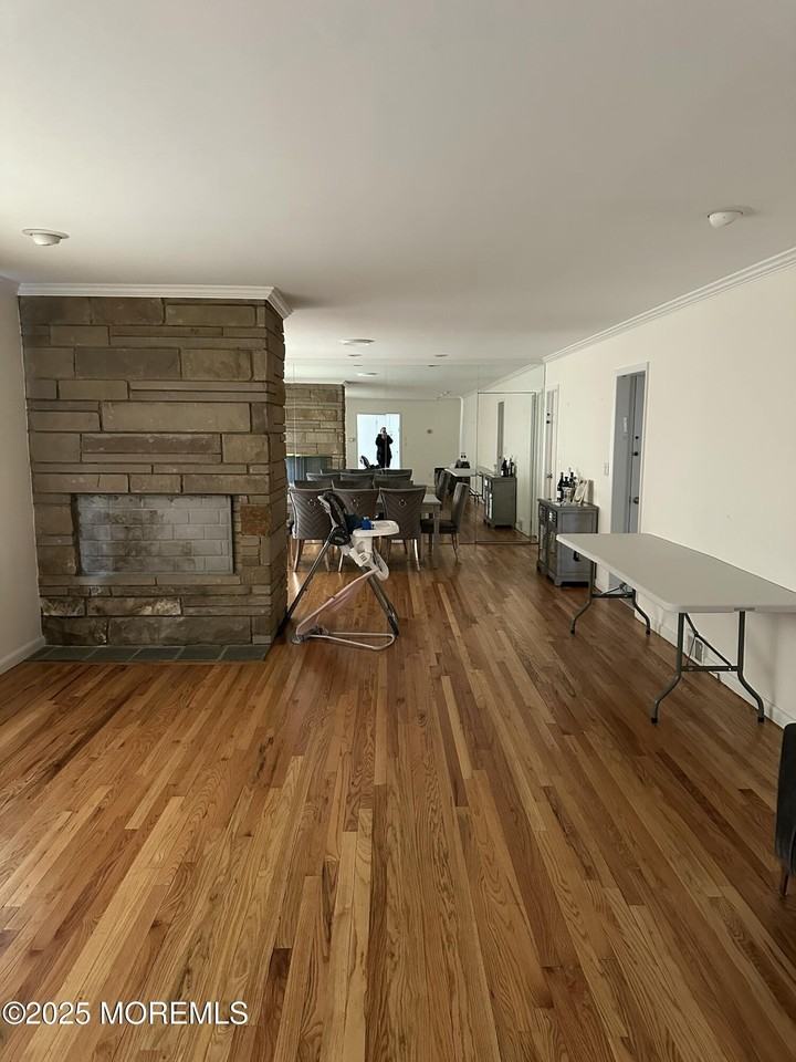 4 Joanna Court - Photo 4 of 21