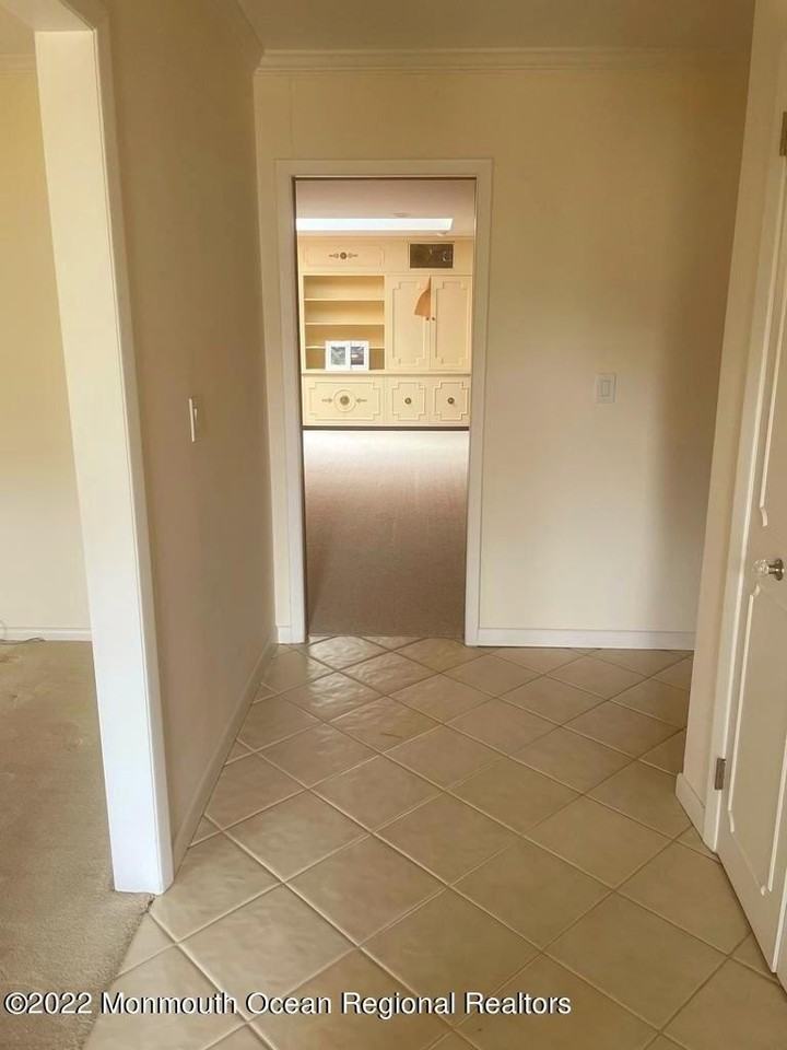 4 Joanna Court - Photo 5 of 21