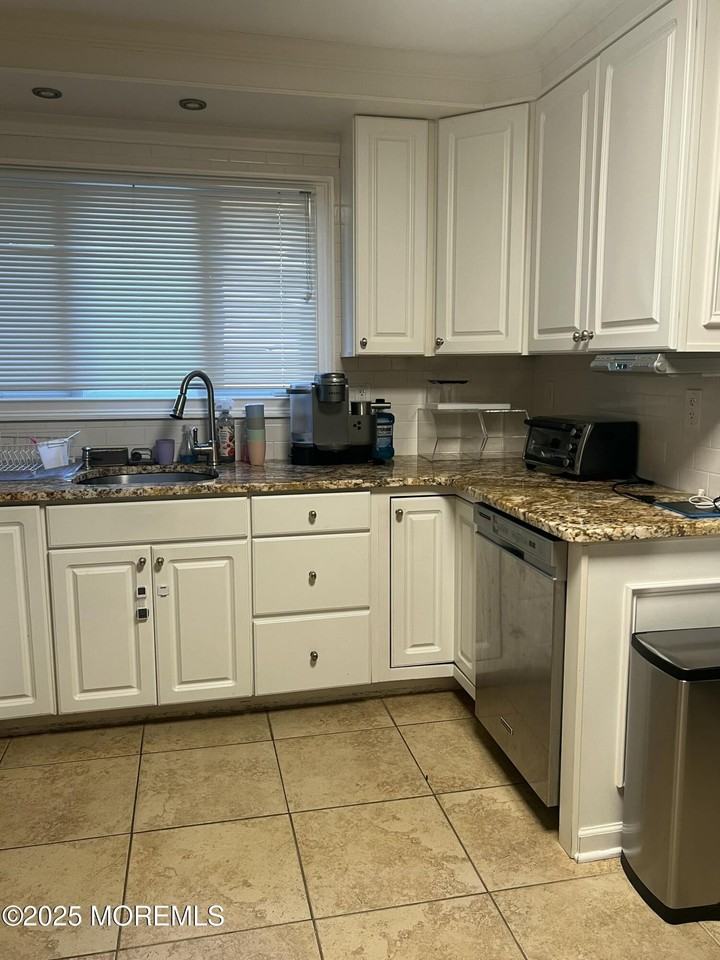 4 Joanna Court - Photo 7 of 21