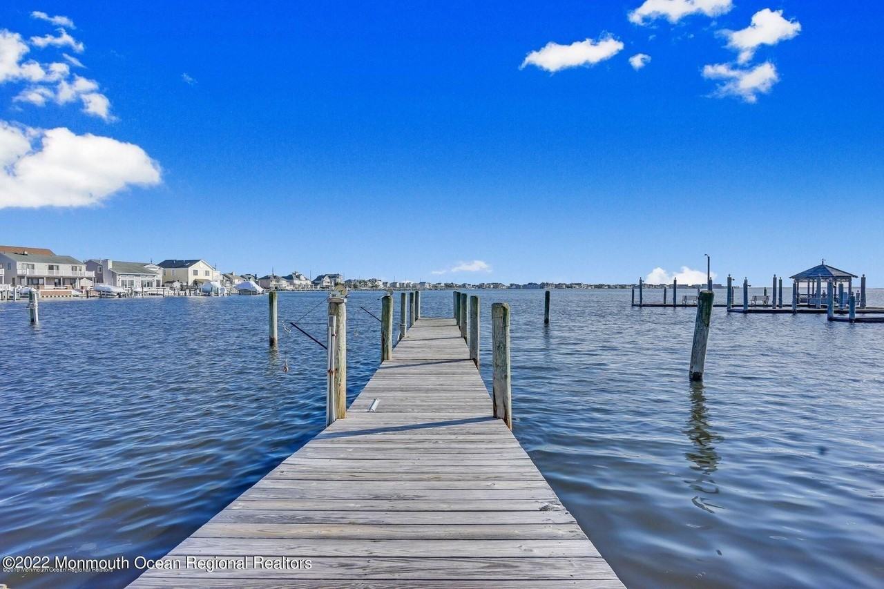 323 Cove Dr - Photo 4 of 39