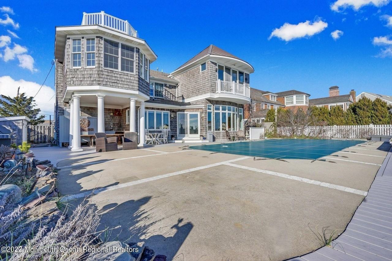 323 Cove Dr - Photo 5 of 39