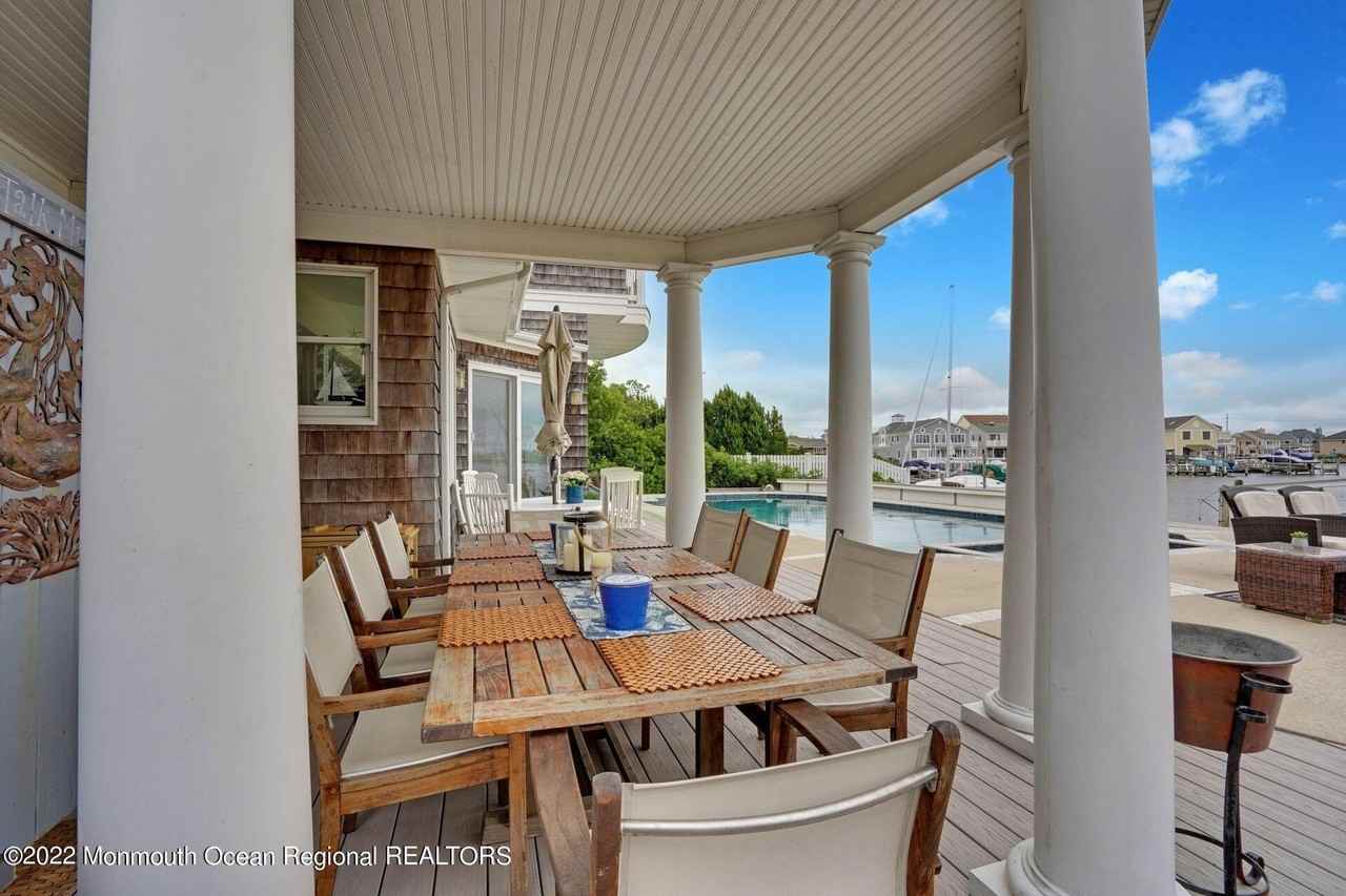 323 Cove Dr - Photo 6 of 39