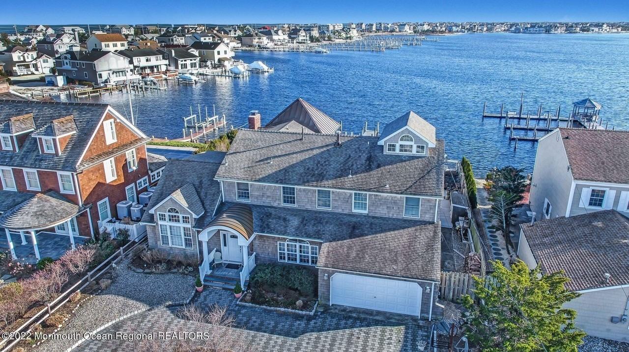 323 Cove Dr - Photo 7 of 39