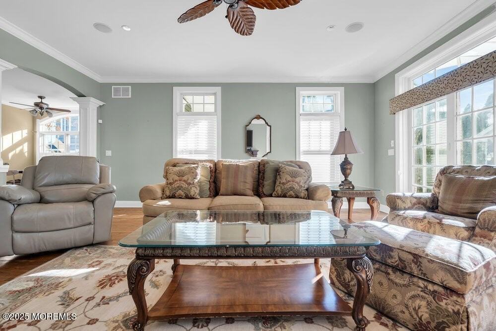 412 Chicago Blvd - Photo 5 of 47