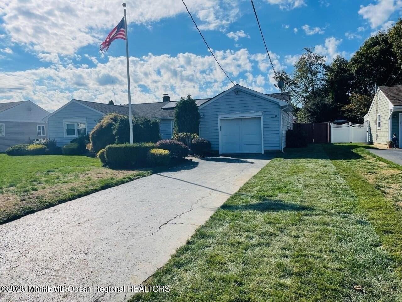 47 Poplar Avenue - Photo 3 of 21