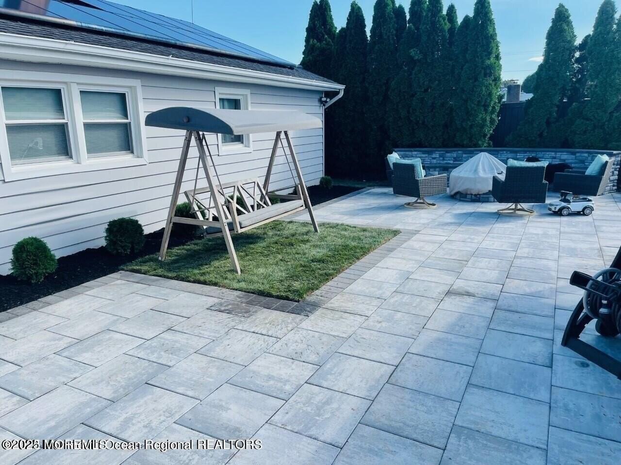 47 Poplar Avenue - Photo 4 of 21