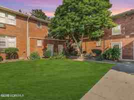 featured image of 364 Westwood Avenue #64