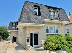 6734 West Dakin Street #2F - Photo 1 of 1