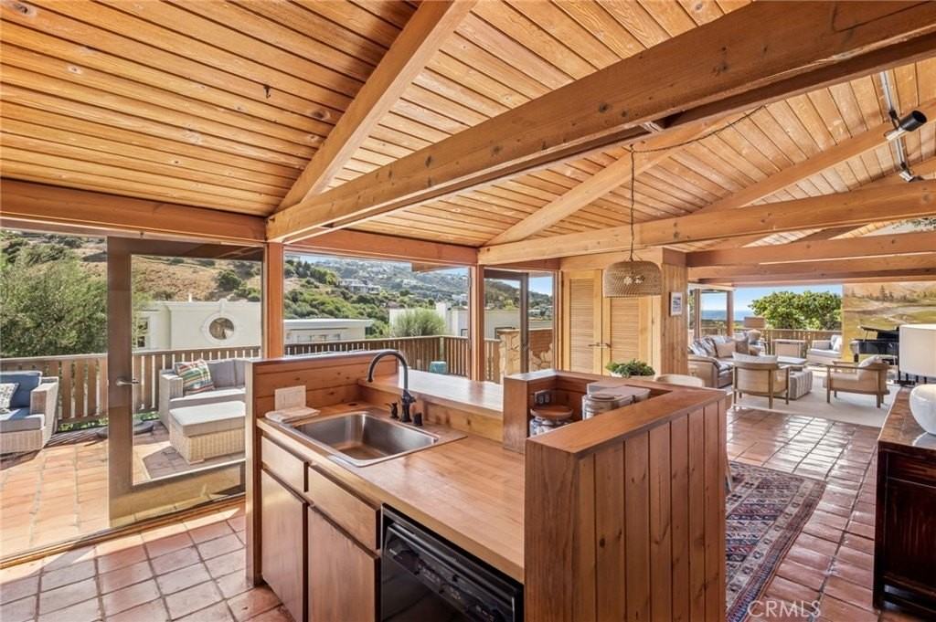 1346 Cerritos Dr - Photo 3 of 14