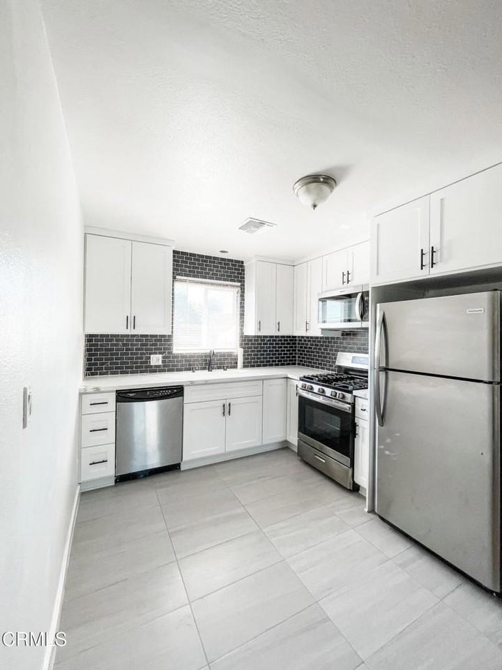 1121 Exposition Blvd - Photo 2 of 13