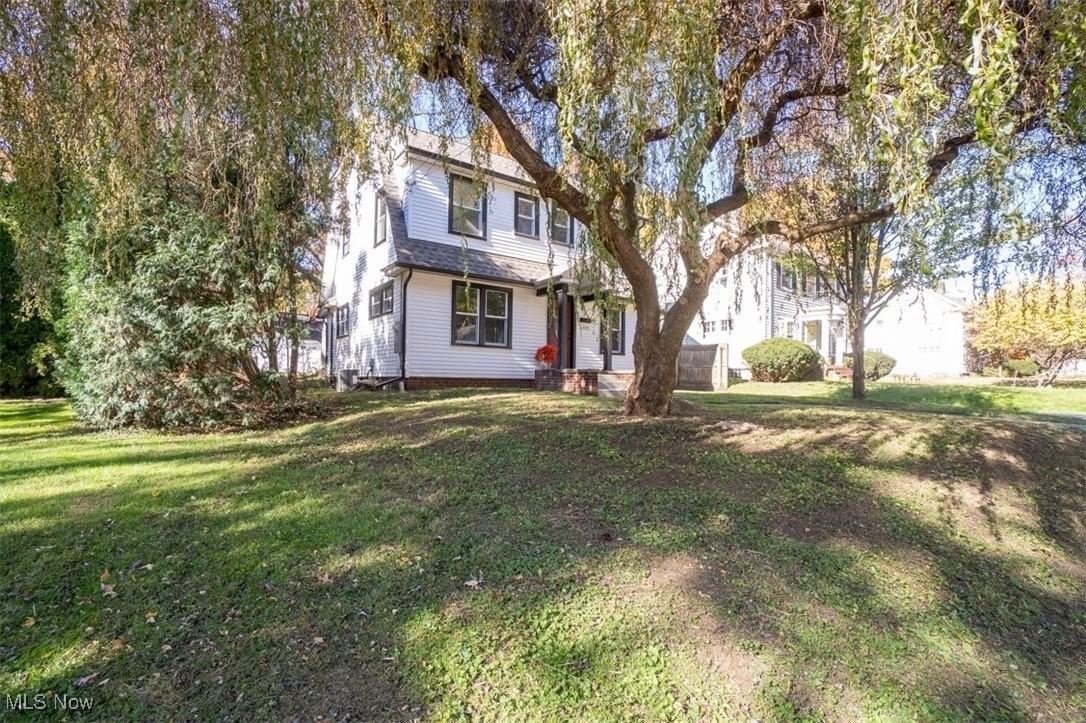 1922 12th St - Photo 2 of 39