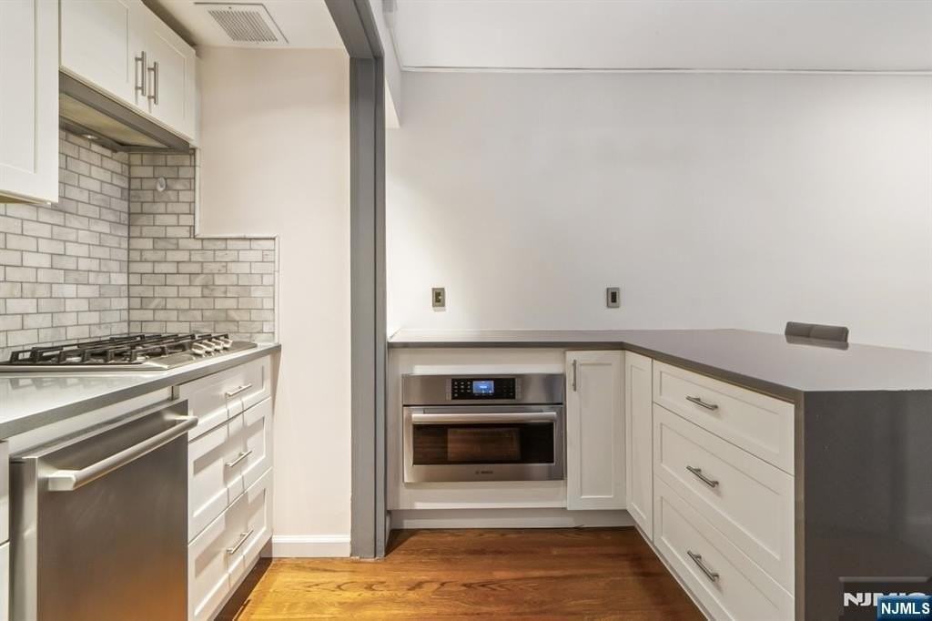 3050 Edwin Ave - Photo 6 of 19